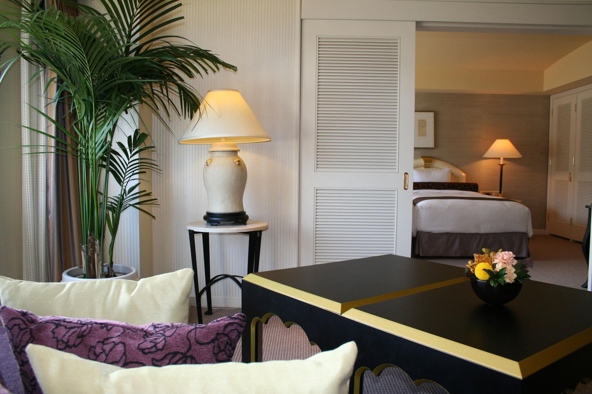 Miyako Hotel Gifu Nagaragawa Экстерьер фото A suite at the Mandarin Oriental, Singapore