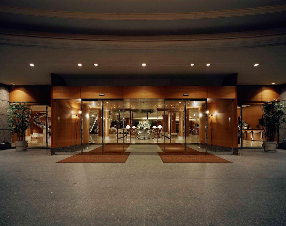 Miyako Hotel Gifu Nagaragawa Экстерьер фото Entrance to the hotel