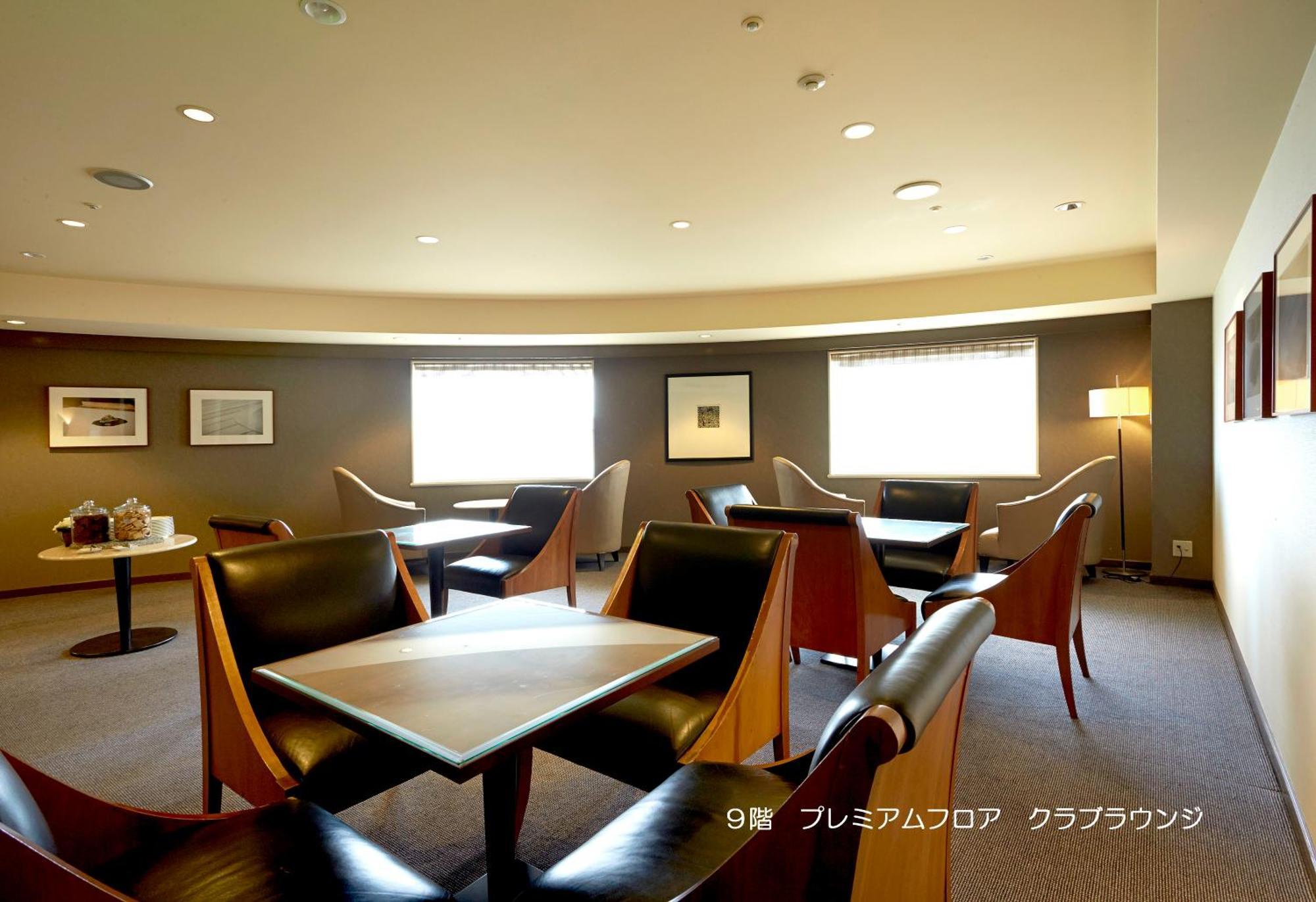 Miyako Hotel Gifu Nagaragawa Экстерьер фото Premium Lounge at Chubu International Airport