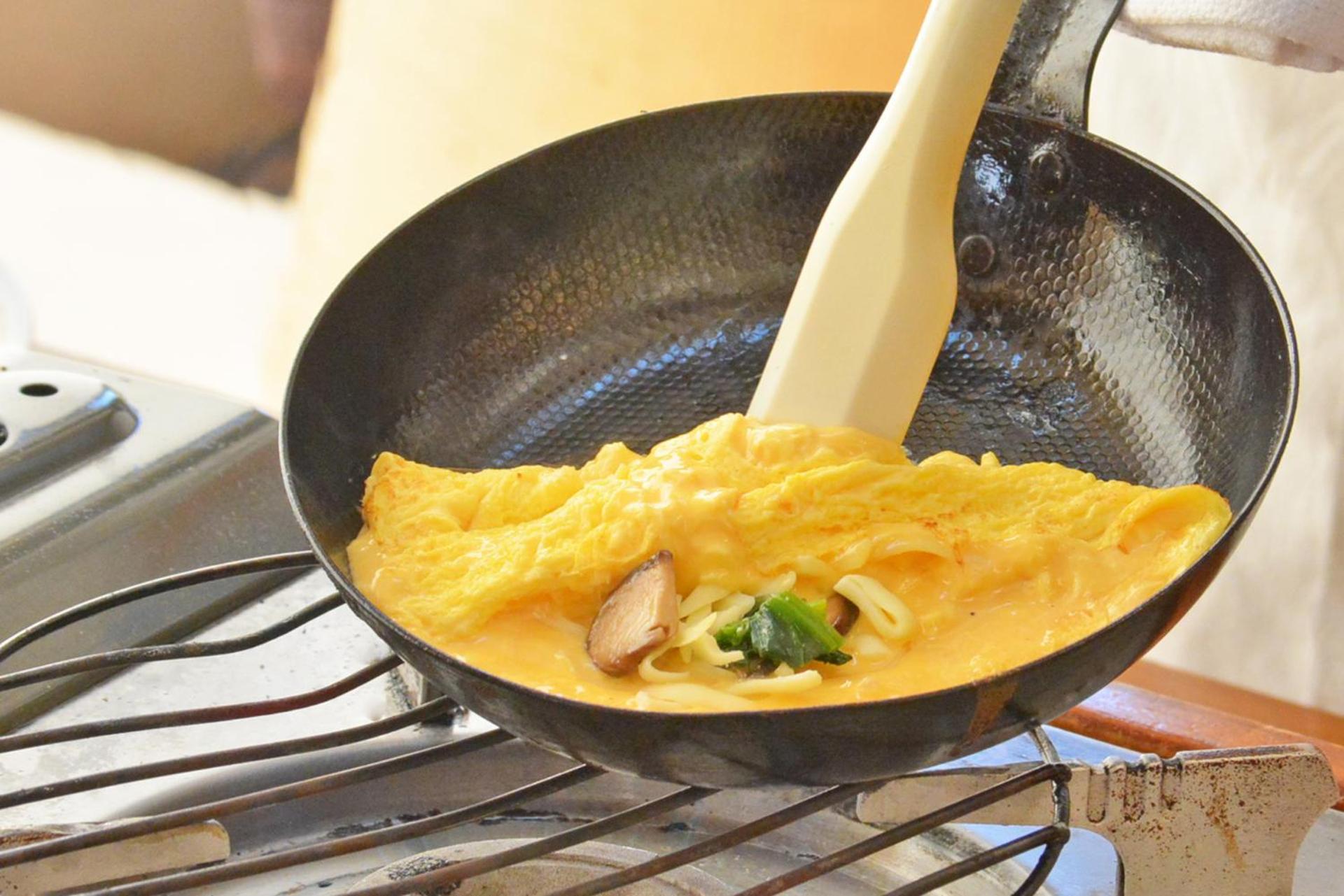 Miyako Hotel Gifu Nagaragawa Экстерьер фото Egg foo young being cooked