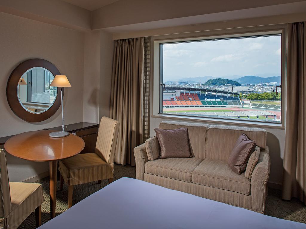 Miyako Hotel Gifu Nagaragawa Экстерьер фото A room at the hotel